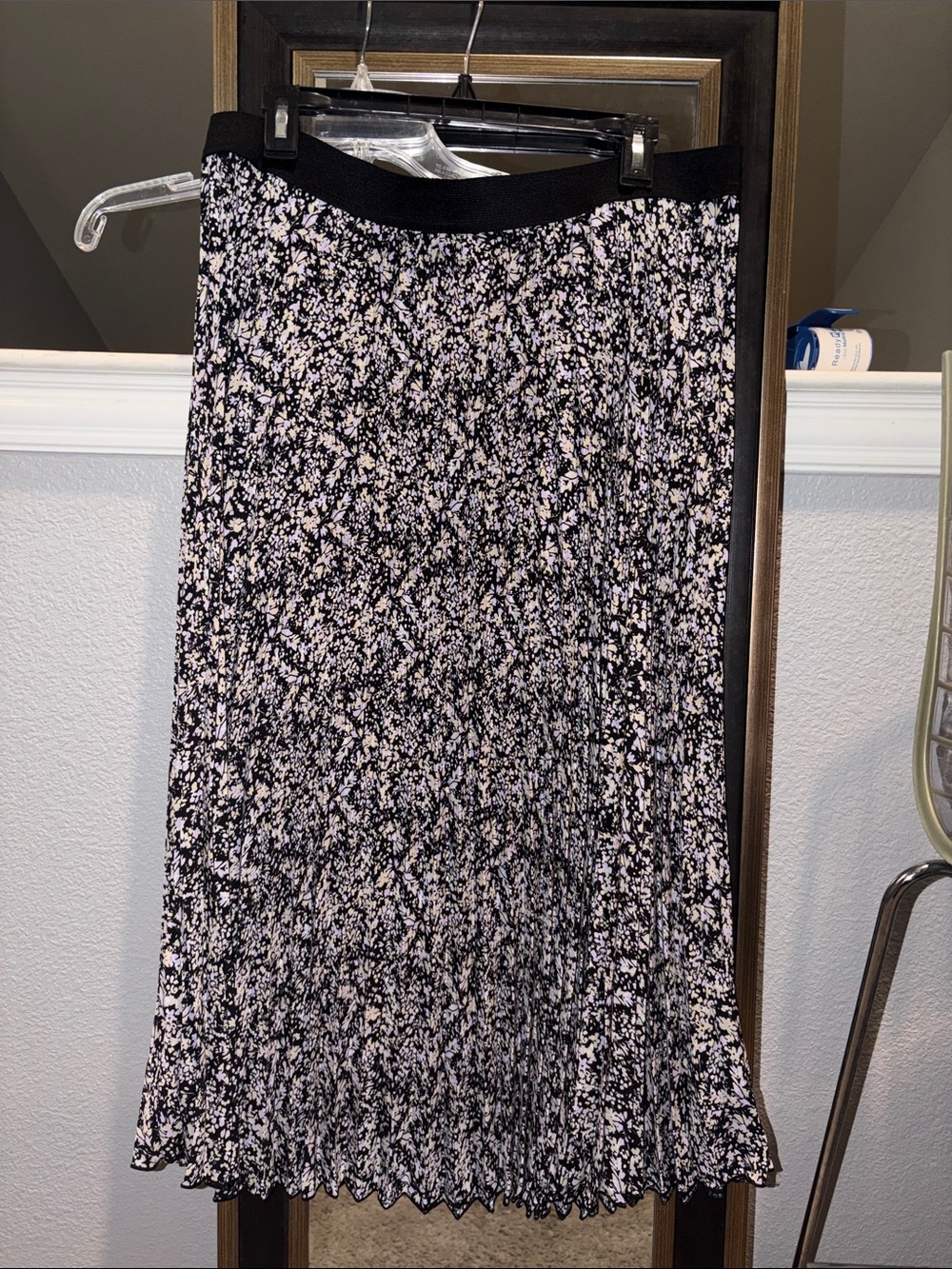 Vince Camuto Black and White Pleated Floral-Print Midi Skirt